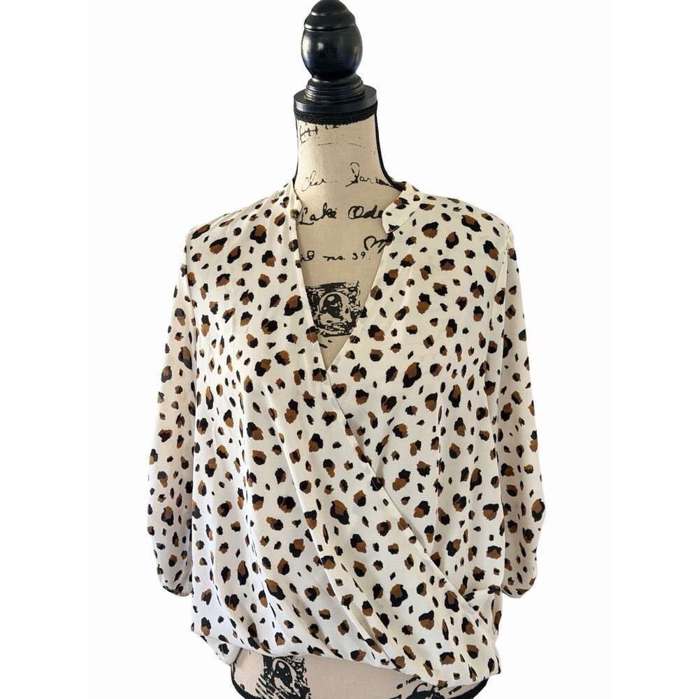 All In Favor Womens Faux Wrap Top Leopard Print 3/4 Sleeve Roll Tab Sz Small